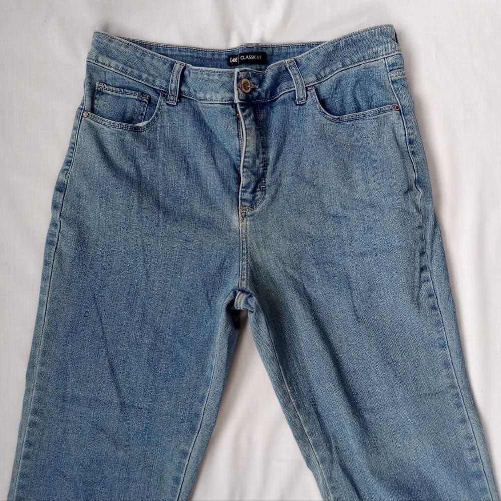 Lee▪️12 Long- Classic Fit Light Wash Jeans - Picture 2 of 5
